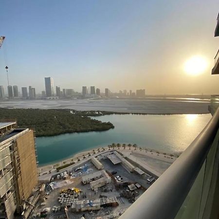Large Size One Bedroom Apartment With Sea View Abu Dzabi Kültér fotó