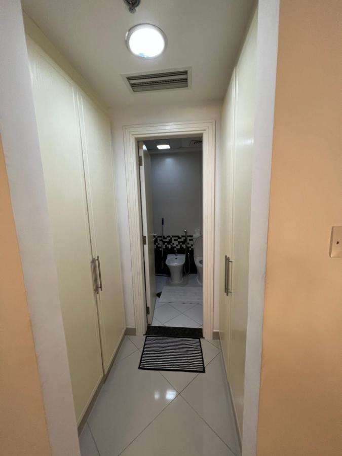 Large Size One Bedroom Apartment With Sea View Abu Dzabi Kültér fotó