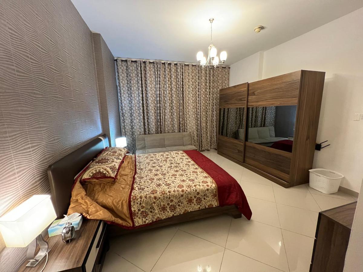 Large Size One Bedroom Apartment With Sea View Abu Dzabi Kültér fotó