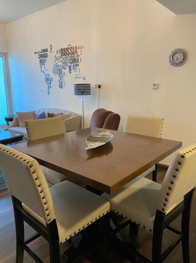Large Size One Bedroom Apartment With Sea View Abu Dzabi Kültér fotó
