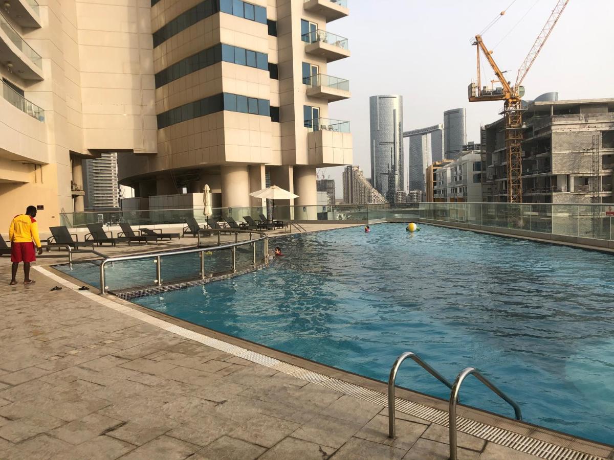 Large Size One Bedroom Apartment With Sea View Abu Dzabi Kültér fotó